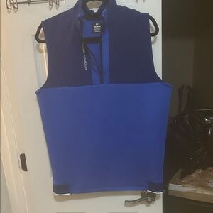 Under Armour Women's Two-Tone Blue Muscle Tee